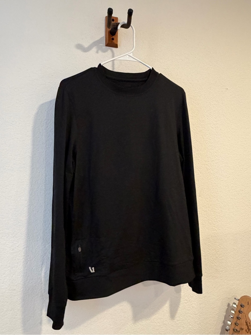 Vuori Men's Black Crewneck Sweater